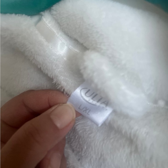 Ulta Beauty Plush White Robe - Picture 5 of 5